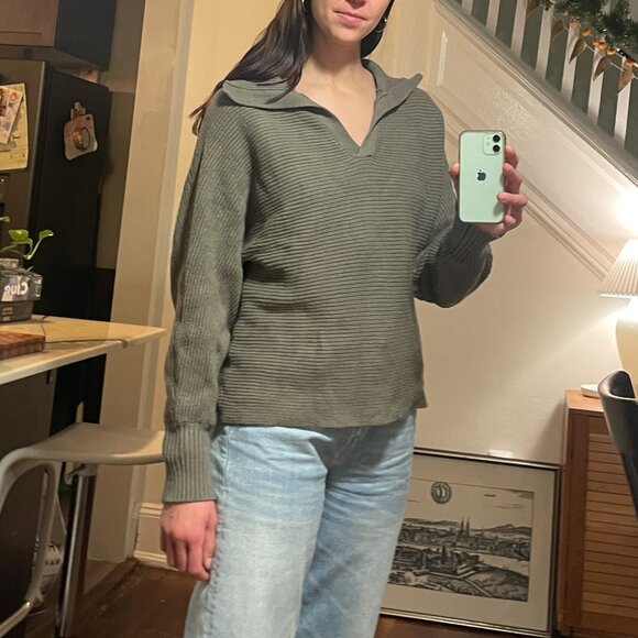 Olive green, collared sweater - Picture 6 of 6